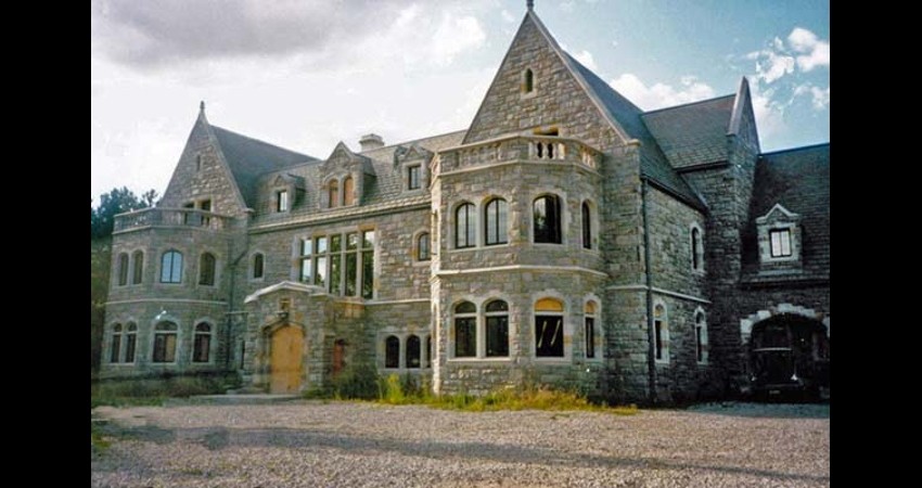 Private Residence Historical Replication Toronto EGD Glass New Work Exterior