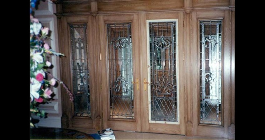 Private-residence-oakville-stained-glass-doors